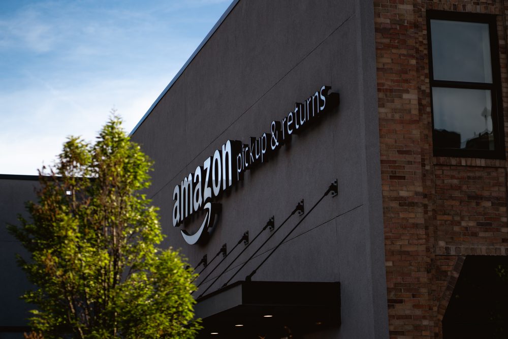 Amazon planea capacitar a 100 mil empleados