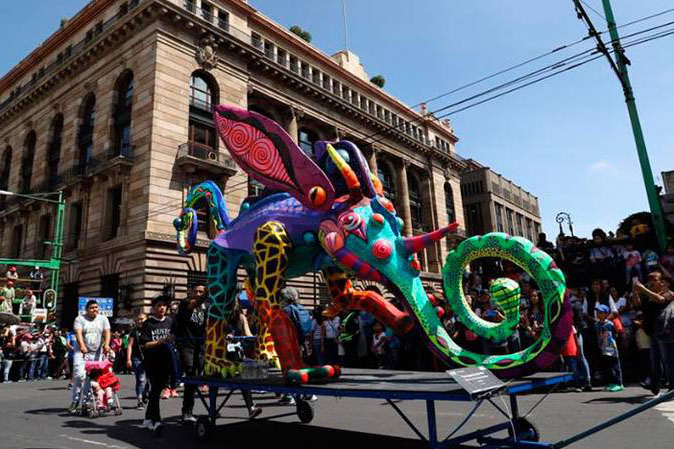 COLORIDO DESFILE DE ALEBRIJES DESLUMBRA LA CDMX