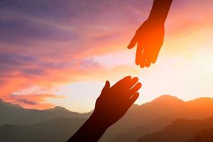 Tu estado de ánimo mejora si eres amable con los demás, revela estudio