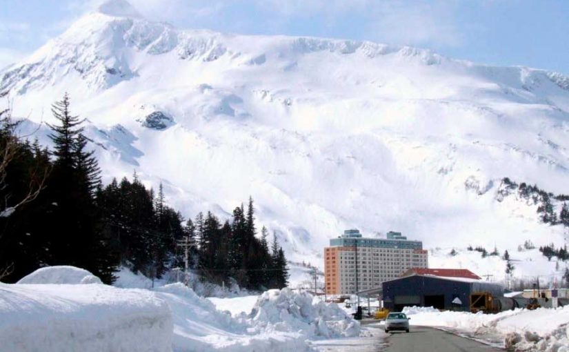 Whittier: La fría ciudad de Alaska en donde casi todos viven en un solo edificio