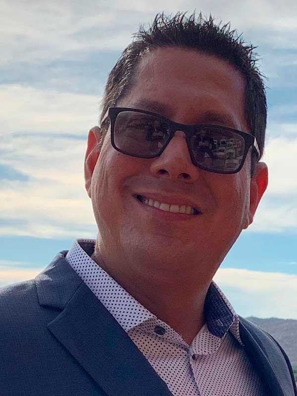Gerardo Urbalejo Valenzuela Customer Engagement Services (CES)