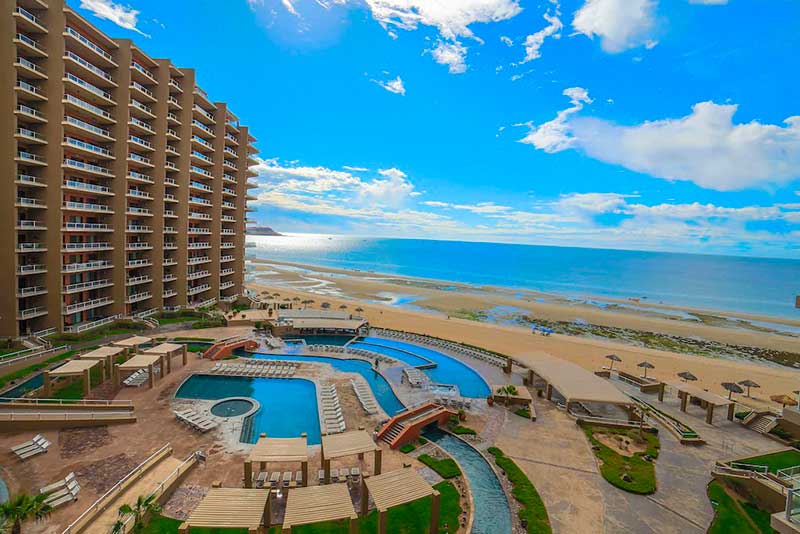 Hotel frente al mar