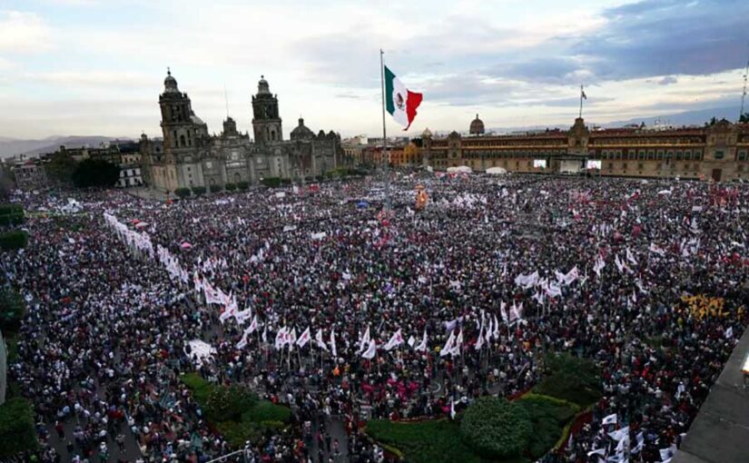 Mitin en el Zócalo de la Ciudad de México